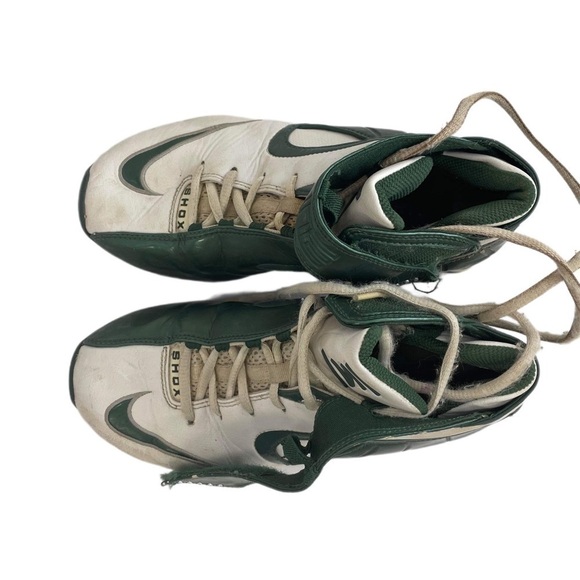 Get the much-needed advice and guidance when raising a newborn with this charmin - Picture 2 of 9